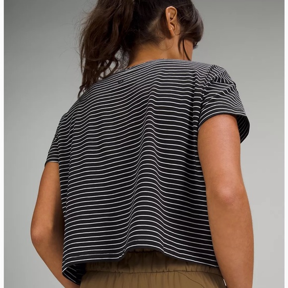 New Lululemon Cates T-shirt - Picture 4 of 4